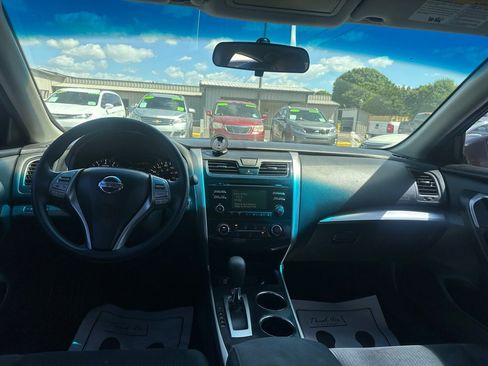Used 2015 Nissan Altima 2.5 S w/ Sport Value Package image 9