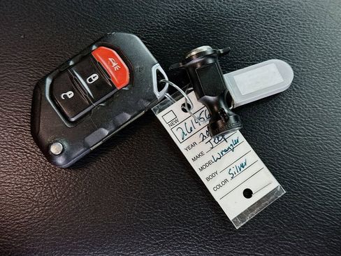 Used 2019 Jeep Wrangler Unlimited Sahara image 35