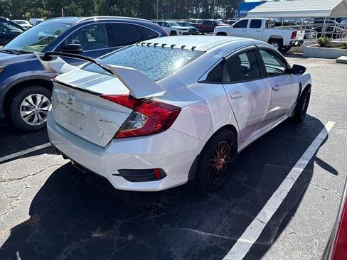 Used 2020 Honda Civic Sport image 2