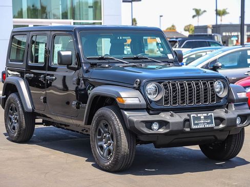 Used 2024 Jeep Wrangler Unlimited Sport AWD/4WD image 3