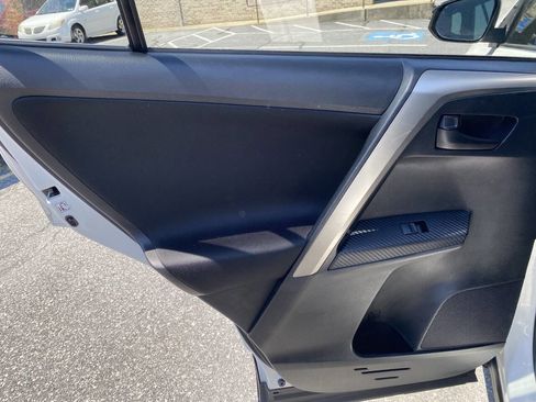 Used 2015 Toyota RAV4 LE FWD image 13