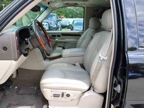 Used 2006 Cadillac Escalade EXT image 22