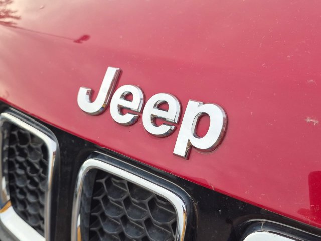 Used 2018 Jeep Compass Limited AWD/4WD image 9