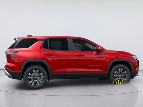 New 2026 Chevrolet Equinox LT w/ Convenience Package II FWD image 5