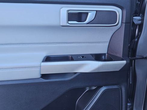 Used 2022 Ford Explorer XLT w/ Equipment Group 202A image 23