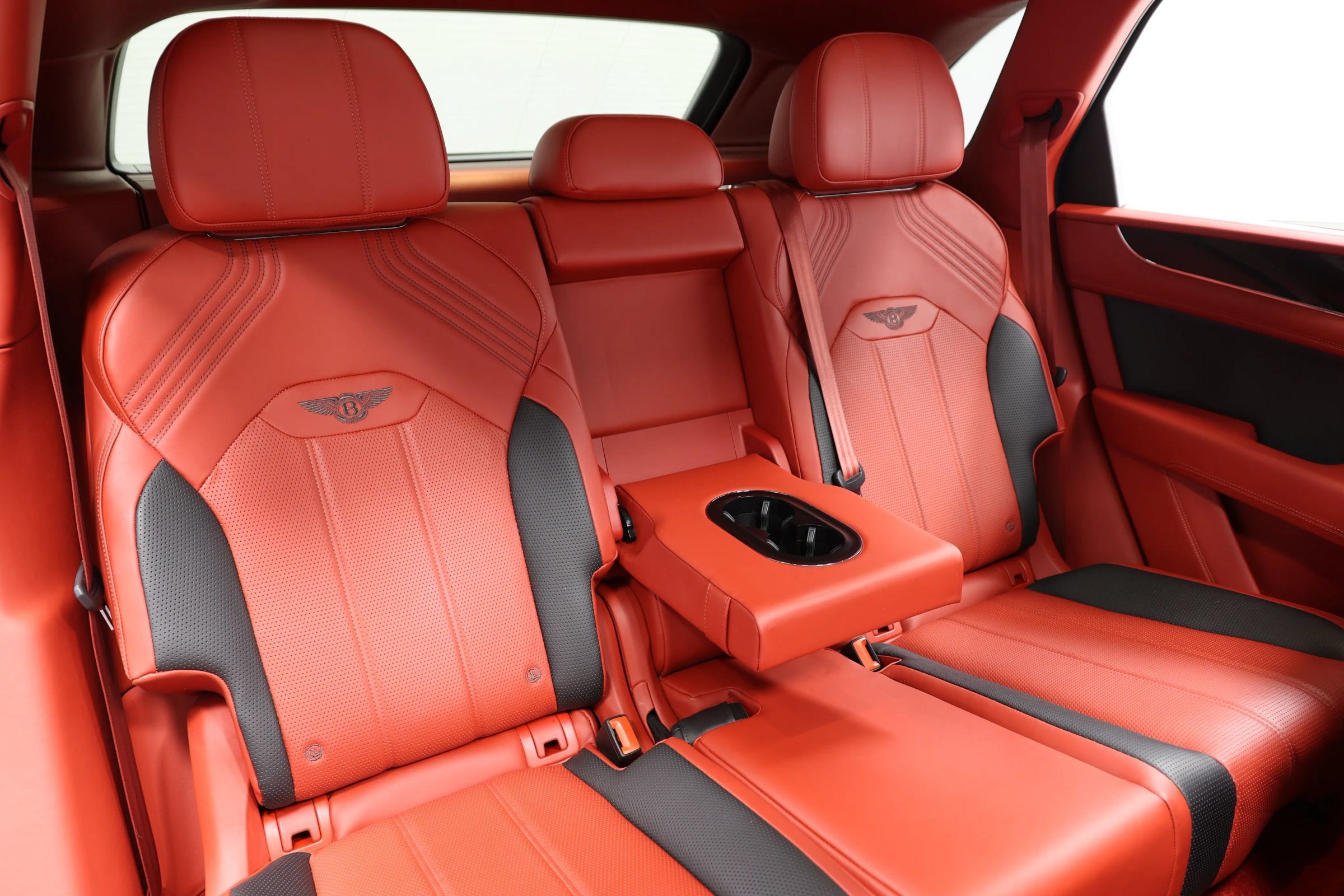Used 2022 Bentley Bentayga AWD/4WD image 92