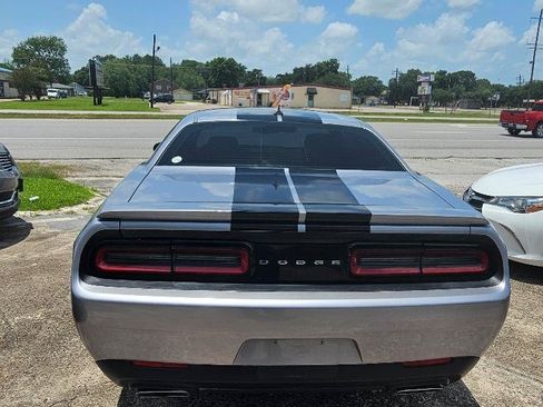 Used 2015 Dodge Challenger R/T w/ Quick Order Package 28B R/T RWD image 11