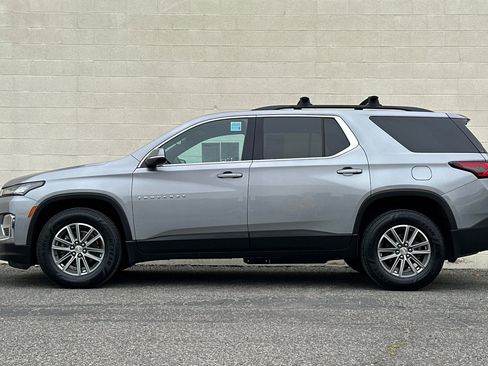 Used 2023 Chevrolet Traverse LT image 7
