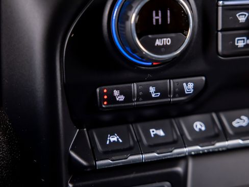 Used 2021 Chevrolet Silverado 1500 High Country w/ Technology Package image 17