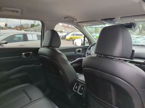 Used 2024 Kia Sorento S FWD image 33