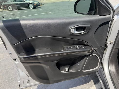 Used 2018 Jeep Compass Sport FWD image 11