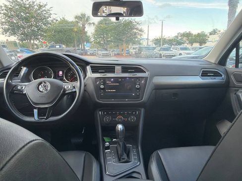 Used 2019 Volkswagen Tiguan SE w/ Panoramic Sunroof Package FWD image 15