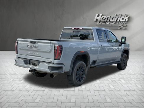 Used 2024 GMC Sierra 2500 AT4 w/ AT4 Premium Plus Package AWD/4WD image 9