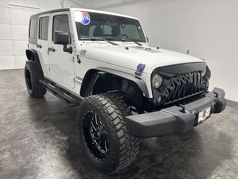 Used 2018 Jeep Wrangler Unlimited Sport S AWD/4WD image 3