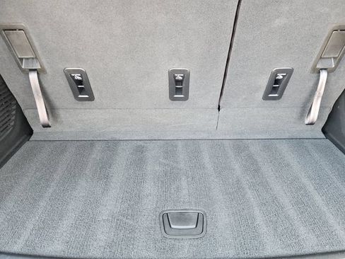 Used 2025 Chevrolet Tahoe LS RWD image 34