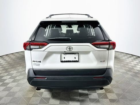 Used 2022 Toyota RAV4 XLE w/ Convenience Package FWD image 4