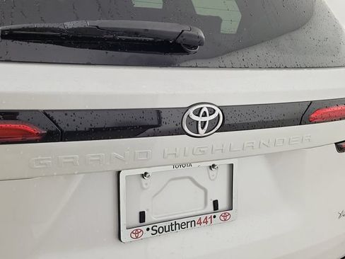 Used 2024 Toyota Grand Highlander FWD image 9