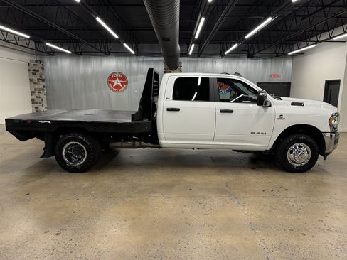 Used 2024 RAM 3500 SLT w/ Quick Order Package 2YG SLT AWD/4WD image 16