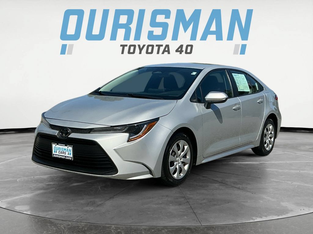 Used 2023 Toyota Corolla LE FWD image 3