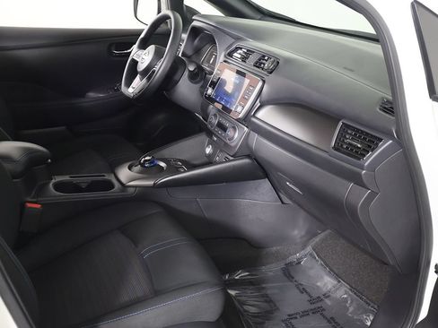 Used 2025 Nissan Leaf S FWD image 21
