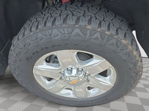 Used 2022 Chevrolet Silverado 2500 LTZ AWD/4WD image 9