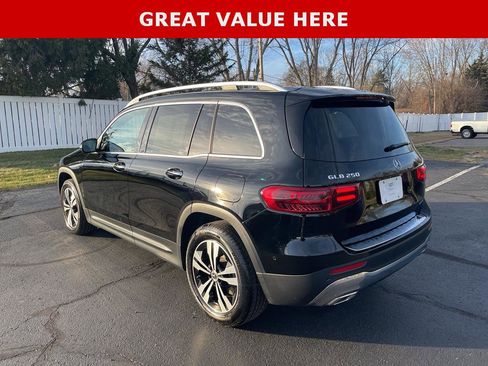 Used 2024 Mercedes-Benz GLB 250 4MATIC image 10