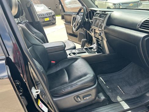 Used 2010 Toyota 4Runner Limited AWD/4WD image 18