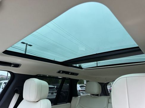 Used 2025 Land Rover Range Rover SE AWD/4WD image 29