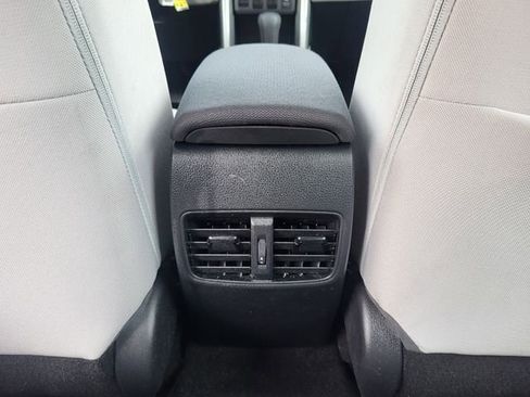 Used 2023 Toyota Corolla Cross L image 23