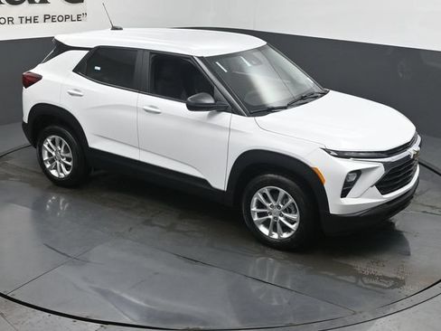 New 2026 Chevrolet TrailBlazer LS w/ LS Convenience Package AWD/4WD image 16