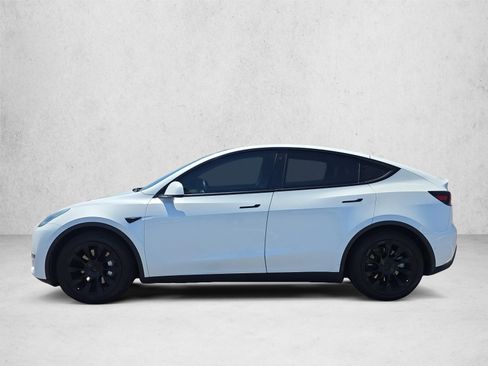 Used 2022 Tesla Model Y Long Range AWD/4WD image 8