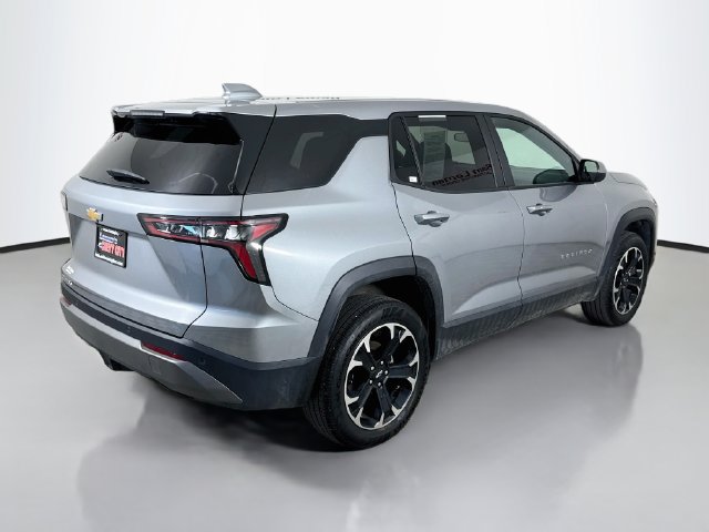 Used 2026 Chevrolet Equinox LT w/ Convenience Package II FWD image 7
