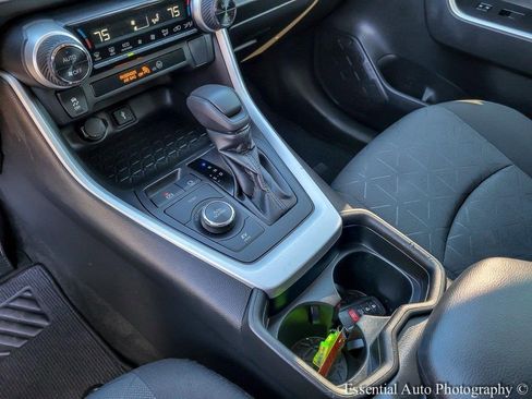 Used 2021 Toyota RAV4 XLE image 23