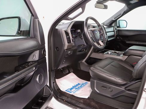 Used 2021 Ford Expedition XLT image 3