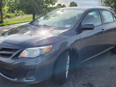 Used 2012 Toyota Corolla FWD image 2