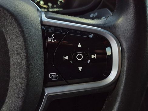 Used 2018 Volvo S90 T5 Momentum w/ Convenience Package FWD image 15