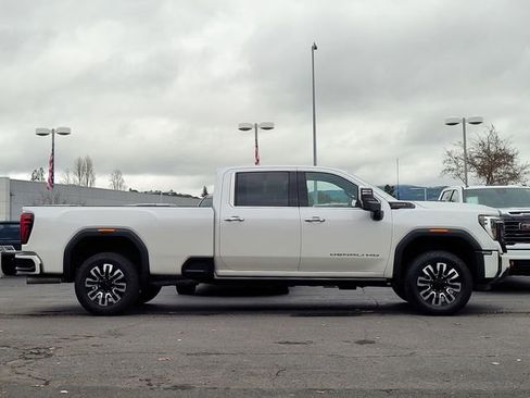 Used 2024 GMC Sierra 3500 Denali Ultimate image 5