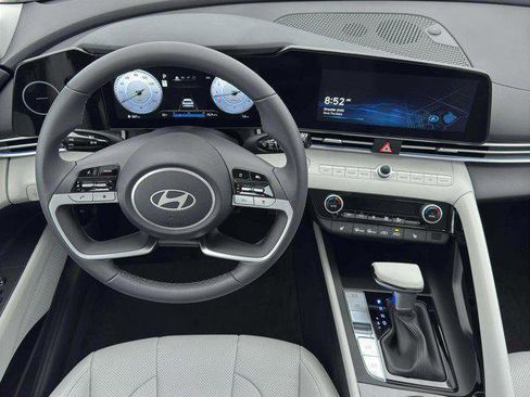 New 2026 Hyundai Elantra Limited FWD image 17