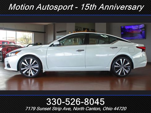 Used 2022 Nissan Altima 2.5 Platinum AWD/4WD image 7