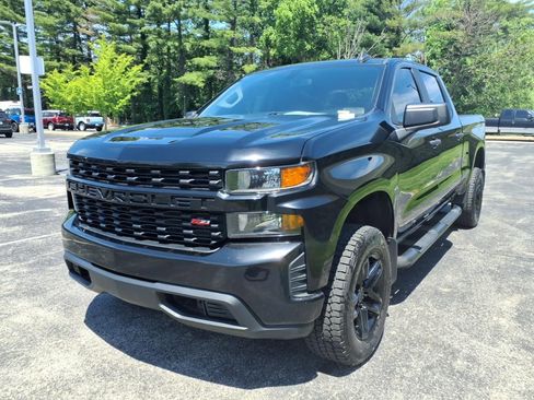 Used 2021 Chevrolet Silverado 1500 Custom Trail Boss w/ LPO, Dark Essentials Package AWD/4WD image 4