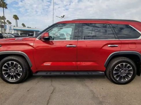 Used 2023 Toyota Sequoia Limited image 5