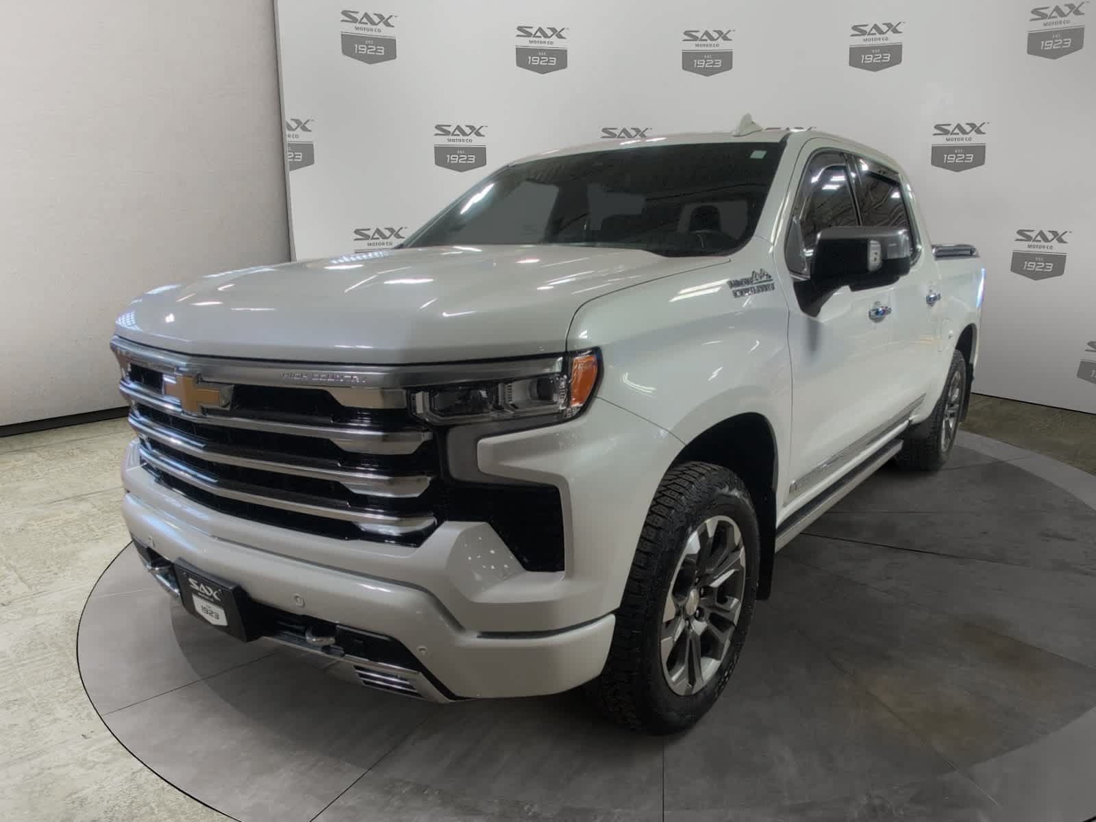 Used 2023 Chevrolet Silverado 1500 High Country AWD/4WD image 7