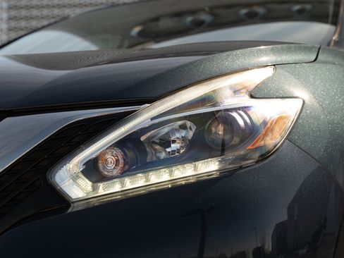 Used 2018 Nissan Murano SL w/ Moonroof Package image 34