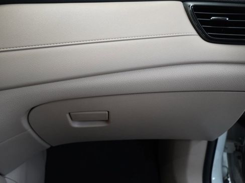 Used 2019 Nissan Rogue SV AWD/4WD image 36