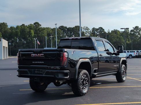Used 2025 GMC Sierra 2500 AT4X AWD/4WD image 7