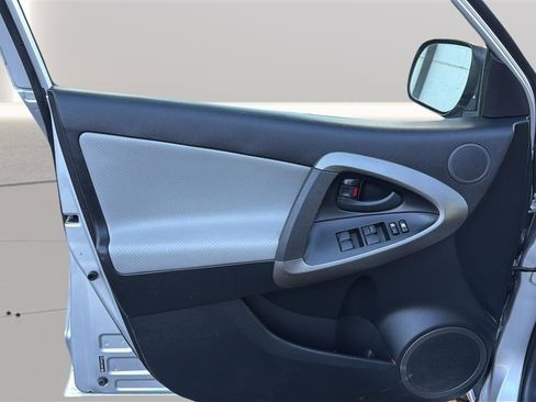 Used 2009 Toyota RAV4 Limited image 19