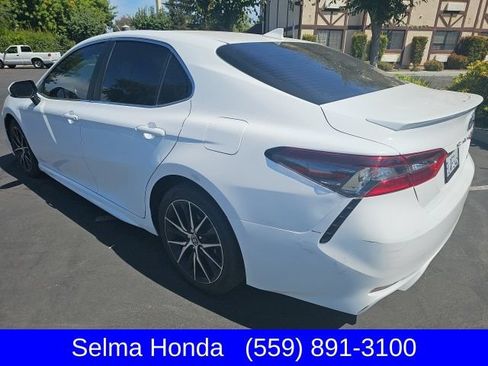 Used 2024 Toyota Camry SE FWD image 2