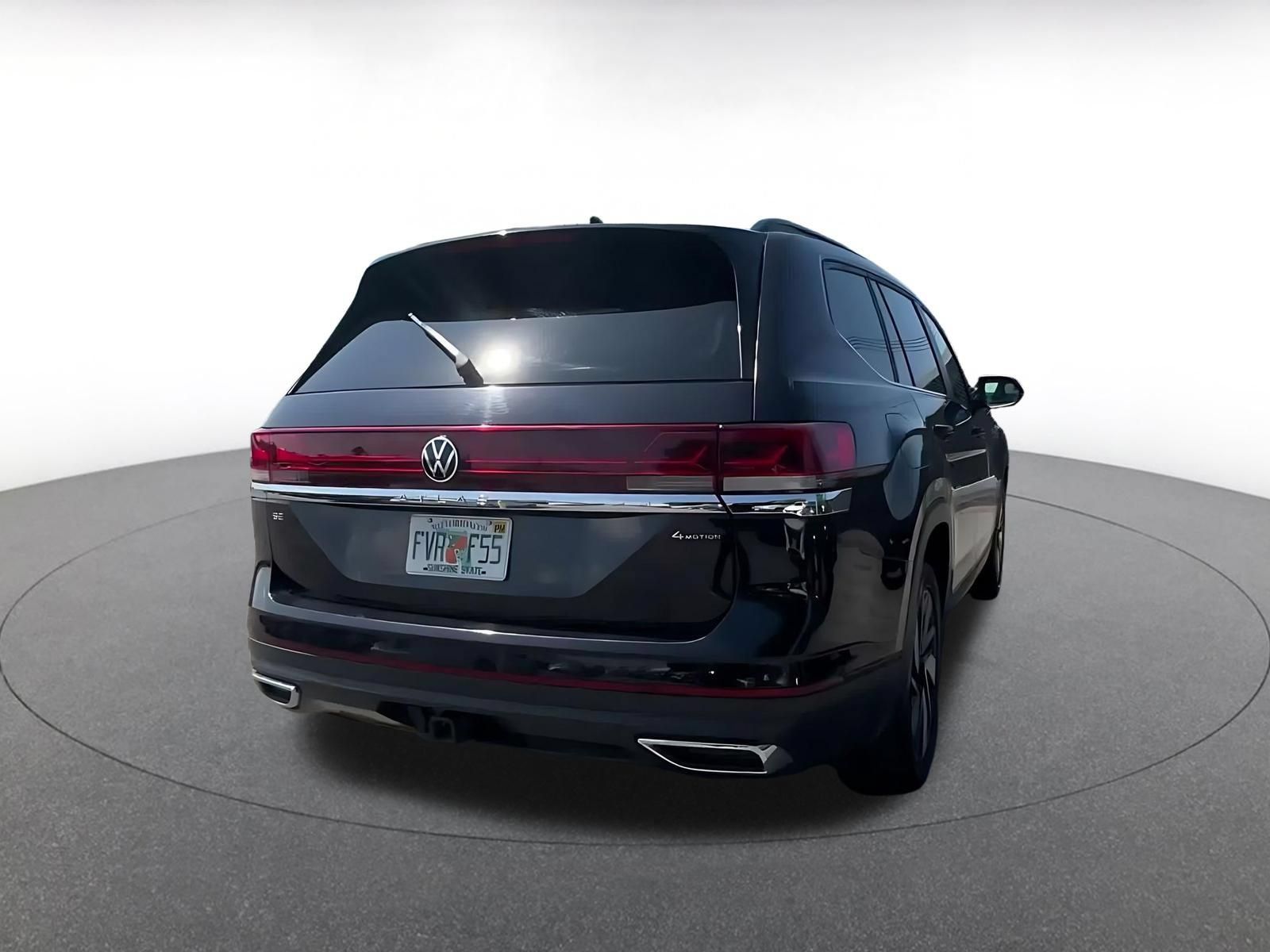 Used 2024 Volkswagen Atlas SE AWD/4WD image 13