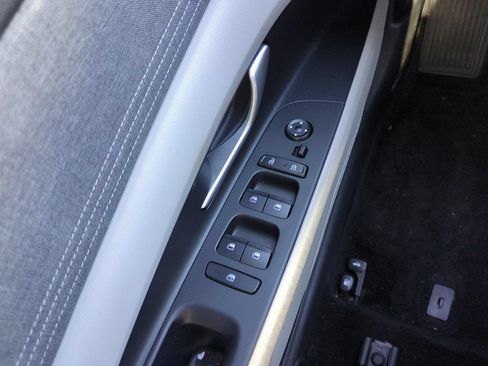 Used 2023 Hyundai Elantra Limited FWD image 19