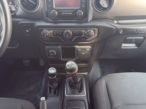 Used 2021 Jeep Wrangler Sport AWD/4WD image 15
